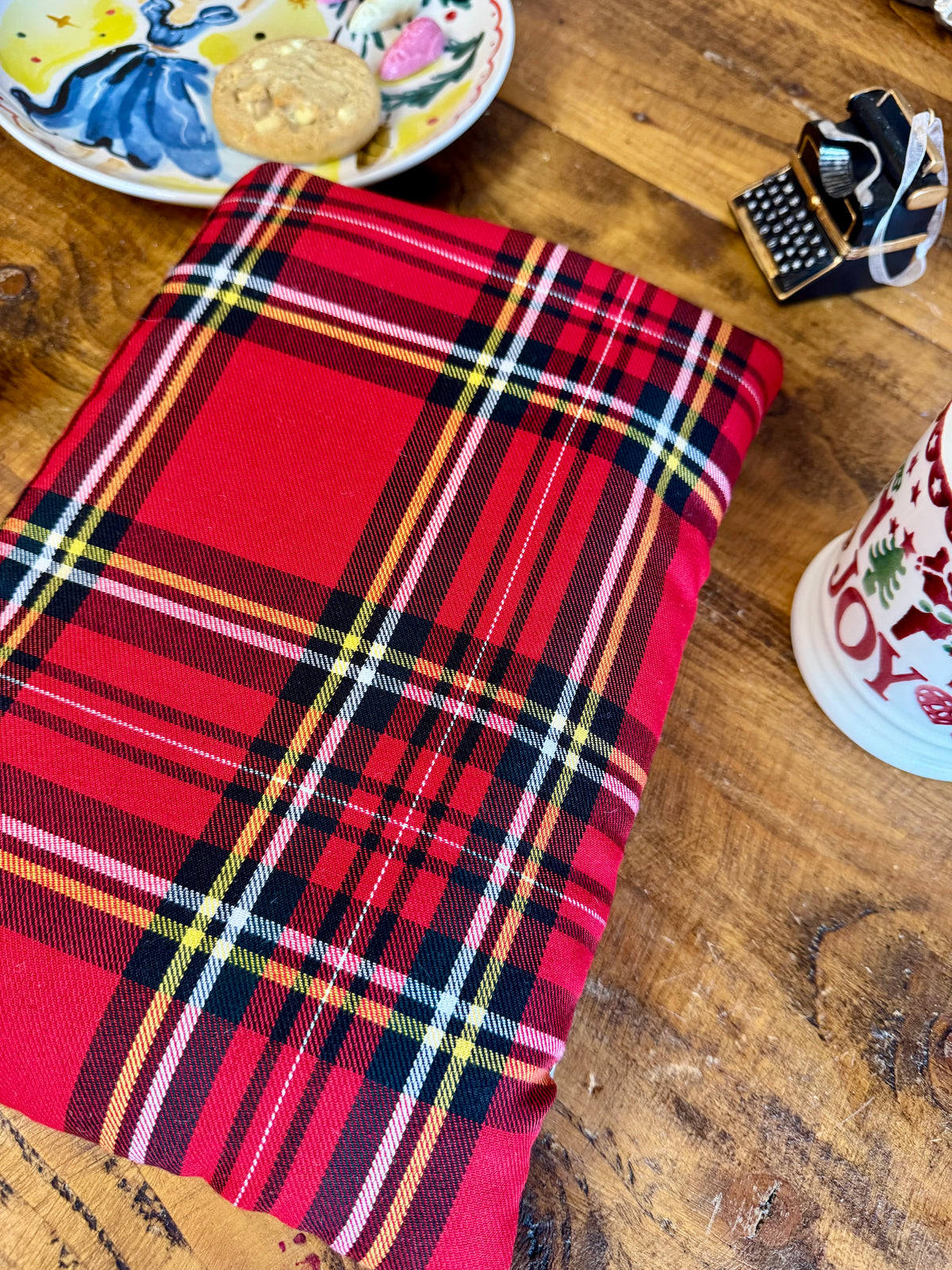‘Traditional tartan’ book bed