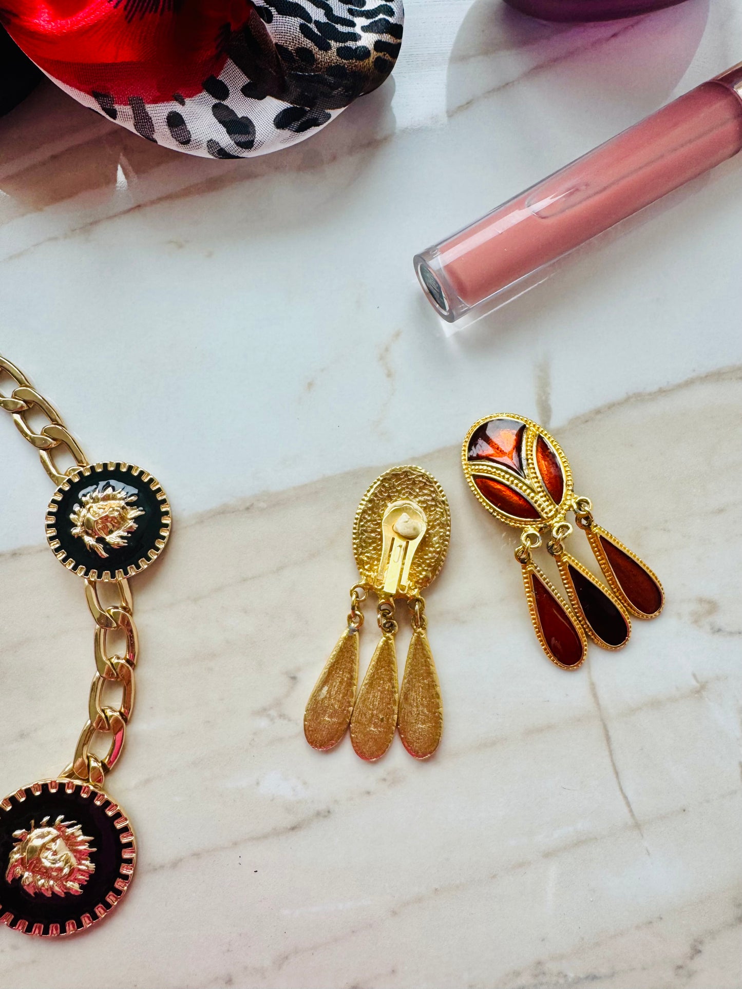 Vintage ‘elegant teardrop’ clip on earrings