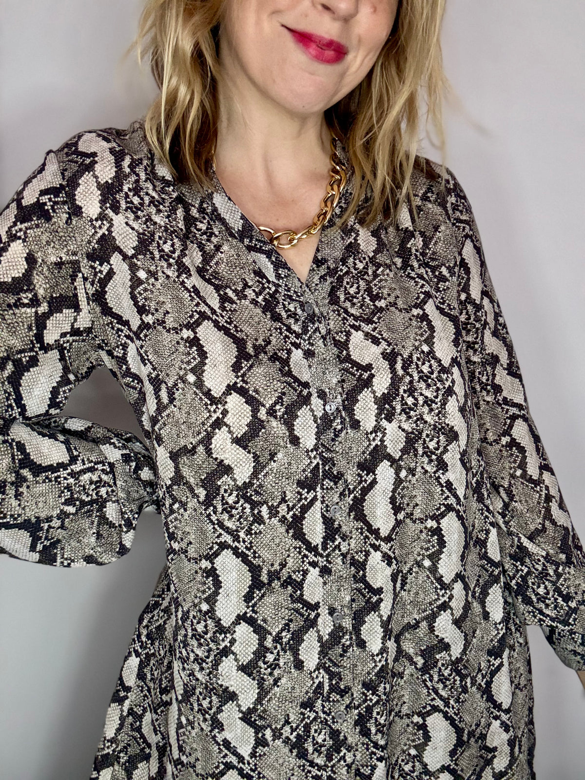 Snakeprint long length blouse