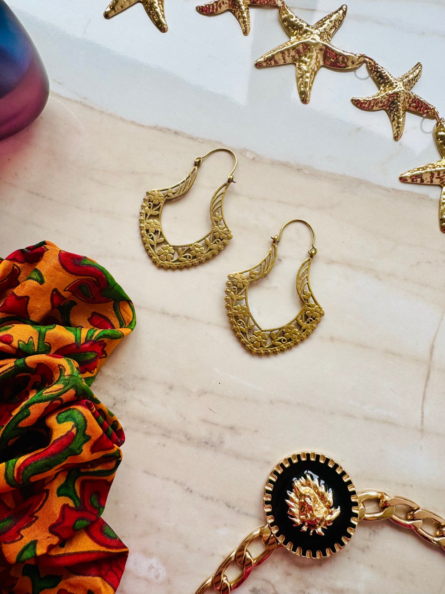 Vintage-style brushed gold fretwork earrings