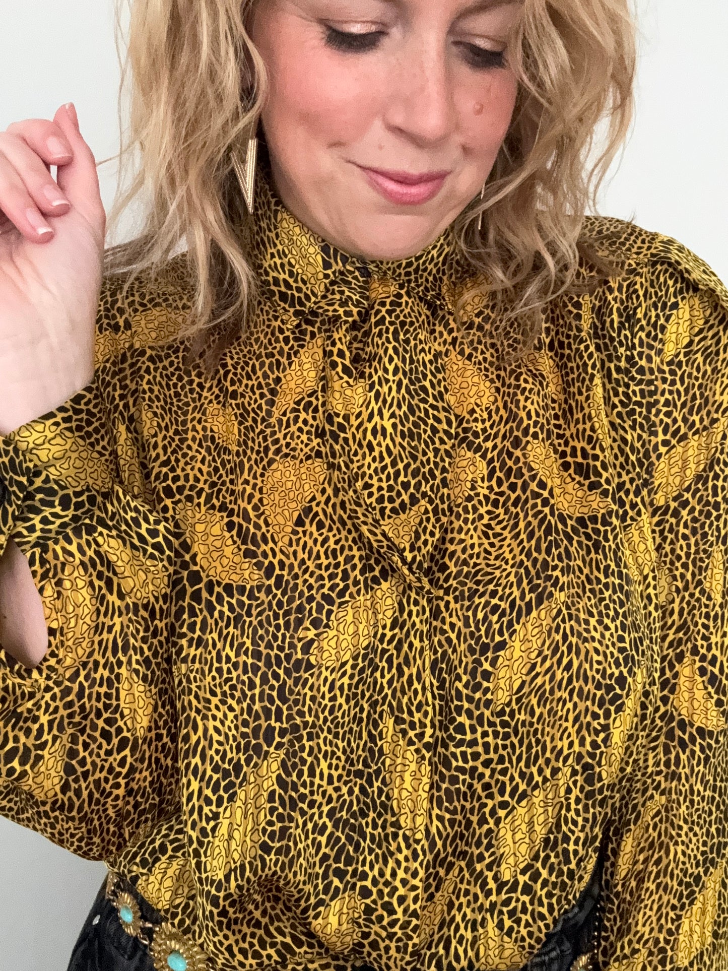 Vintage ‘scarf neck’ contrasting gold & black shirt