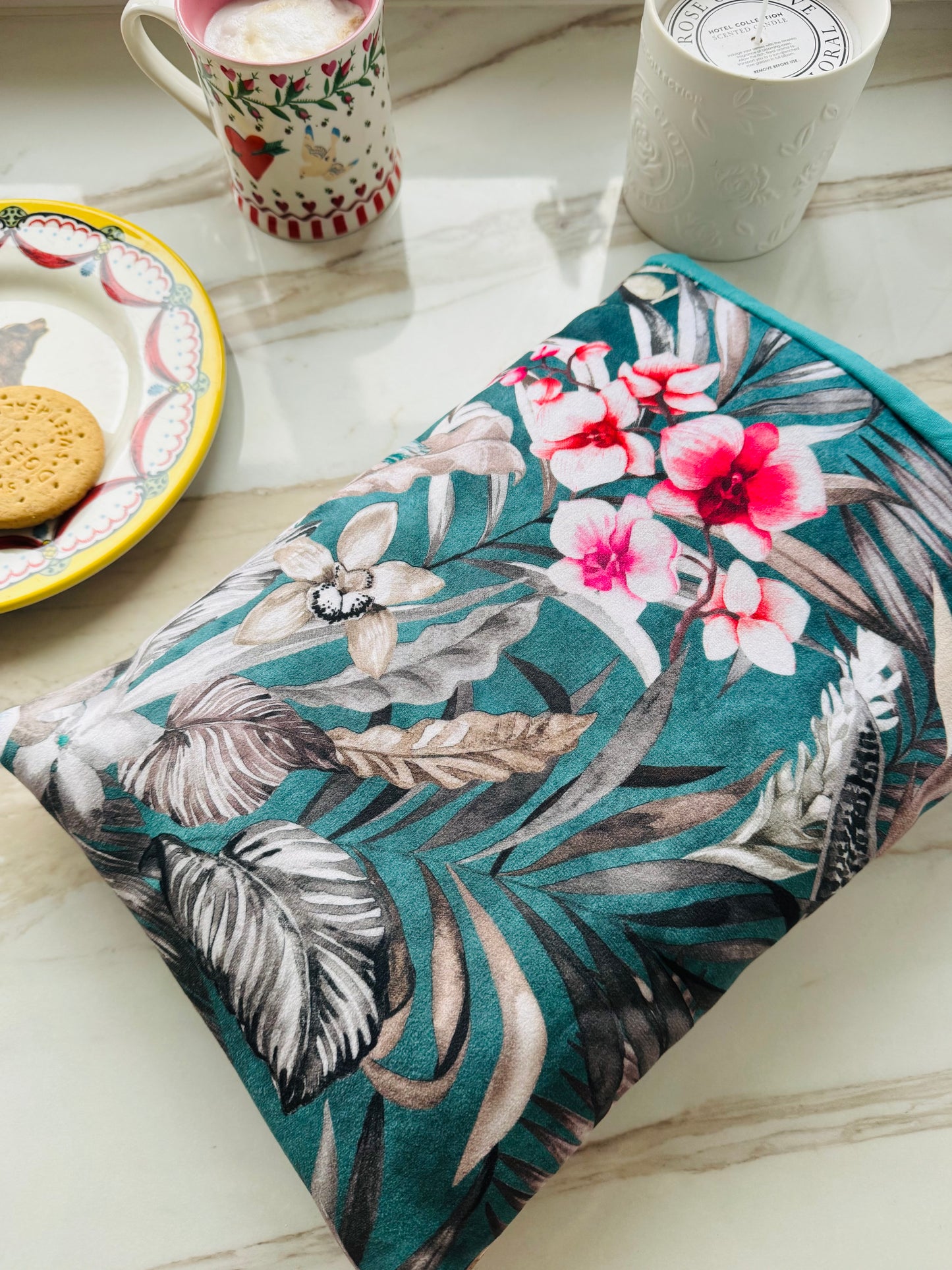 ‘Velvet Botanicals’ large book bed