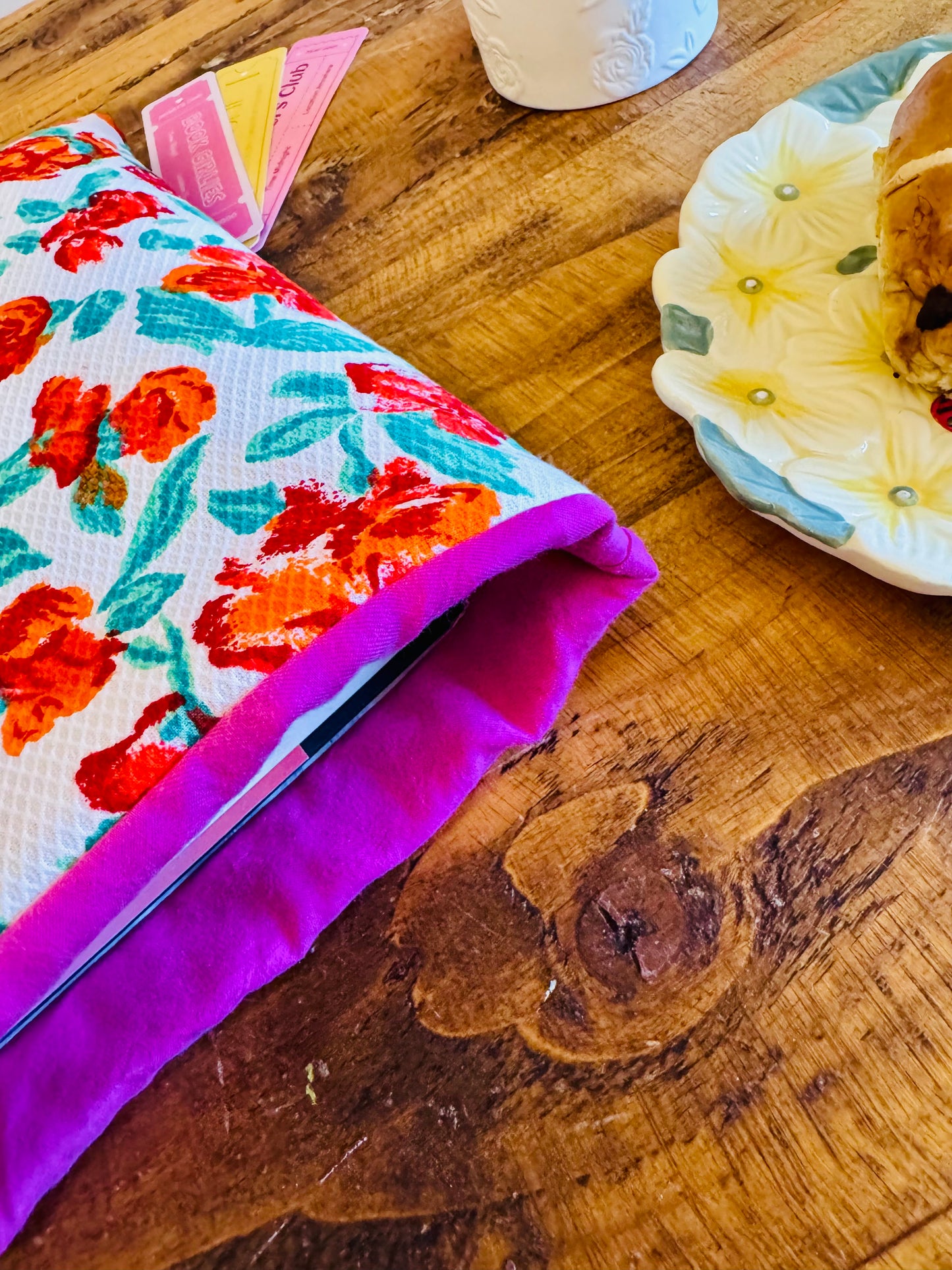 ‘Vibrant florals’ large book bed