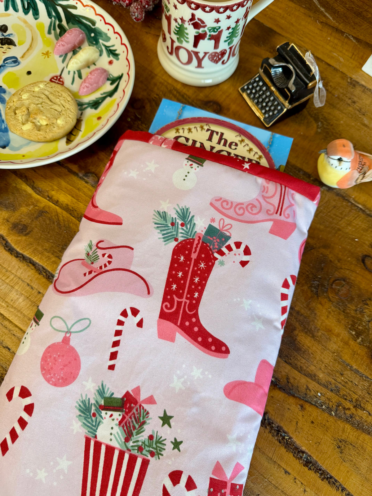 ‘Christmas Cowboy’ book bed