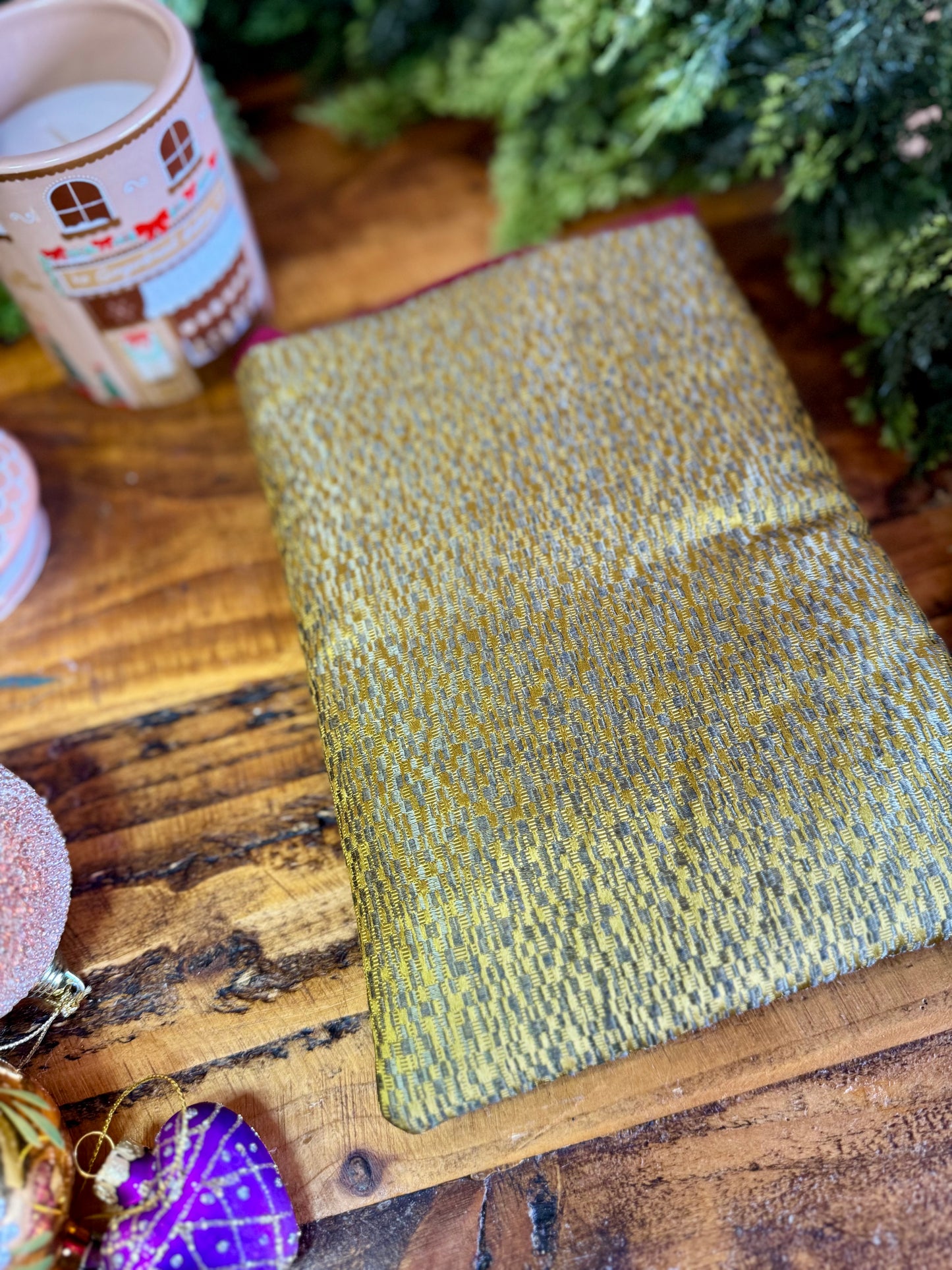 ‘Bronze & Gold’ kindle bed