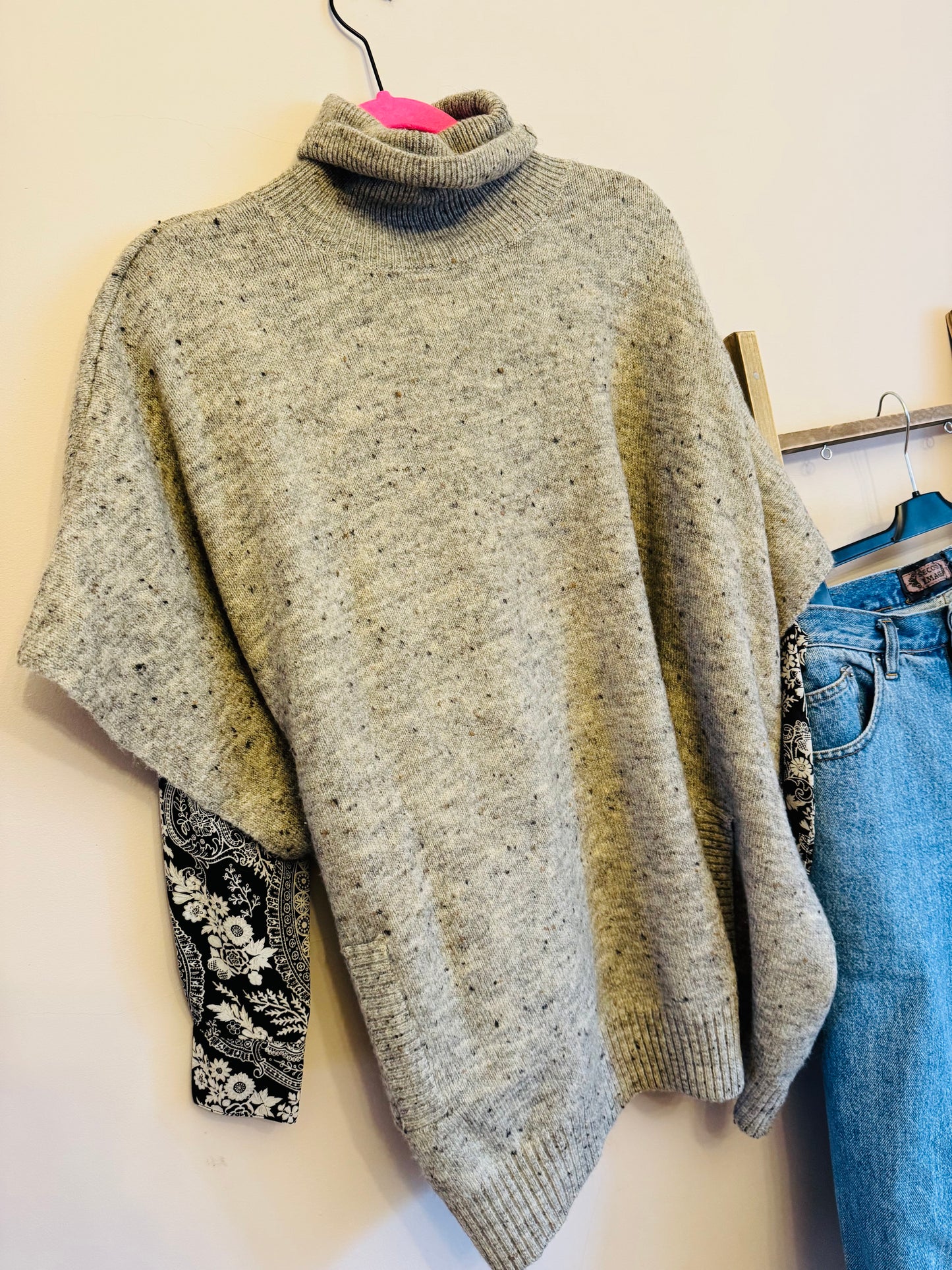 Sleeveless knit
