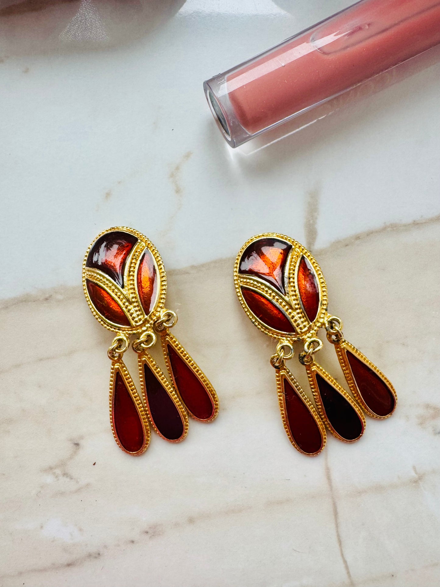 Vintage ‘elegant teardrop’ clip on earrings