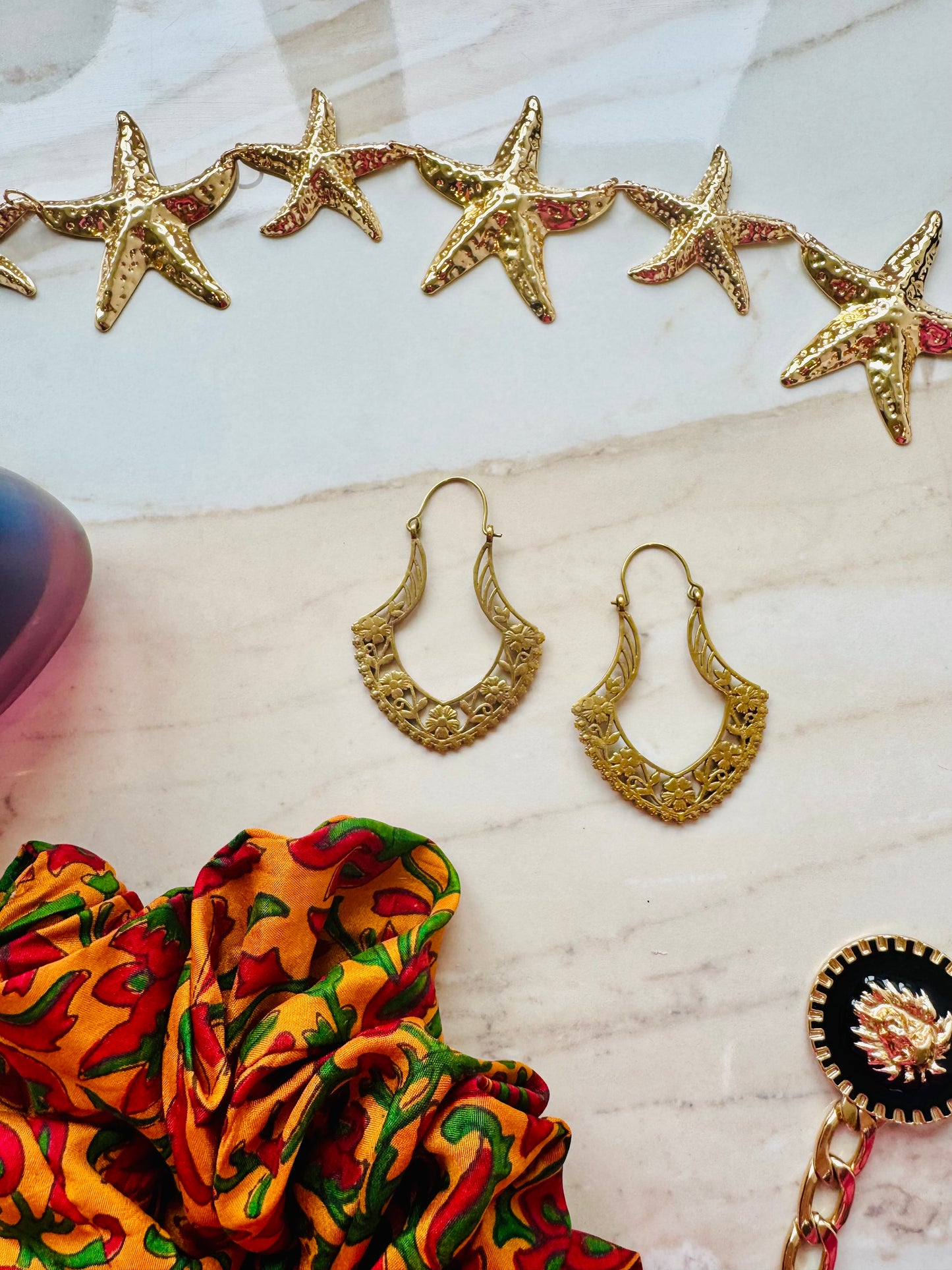 Vintage-style brushed gold fretwork earrings