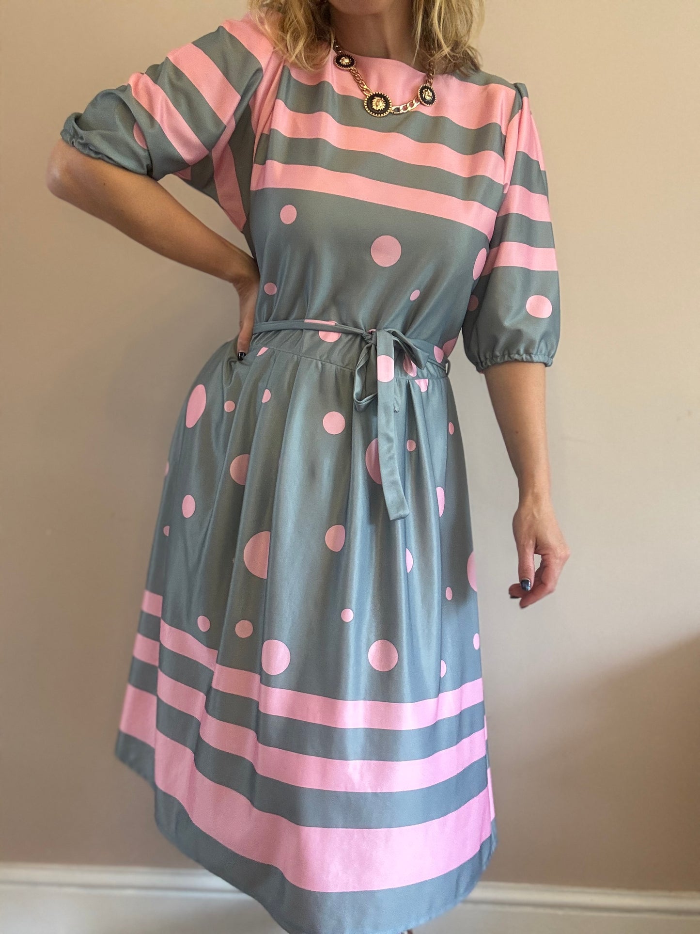 Vintage ‘pastel grey and pink’ dress