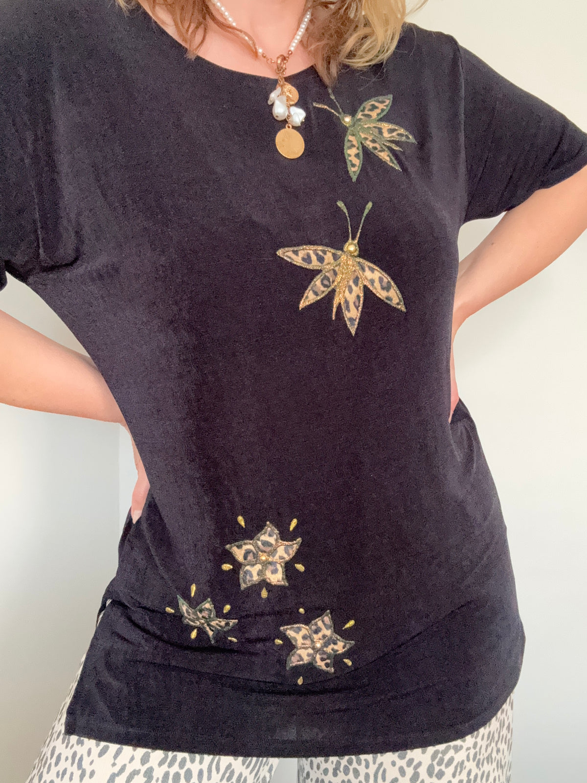 Rare ‘Caress’ appliqué 90s tee