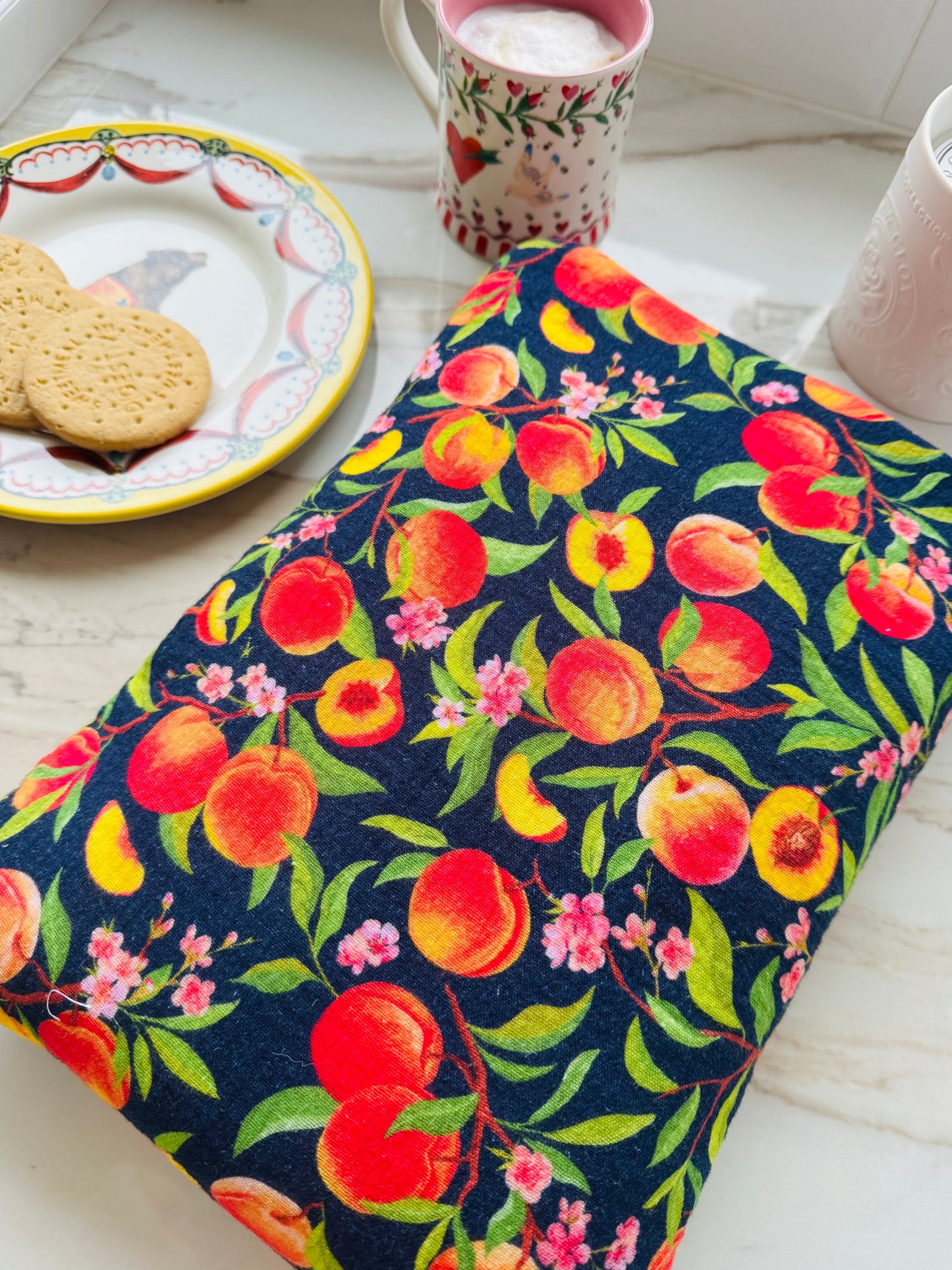 ‘Peaches’ large book bed