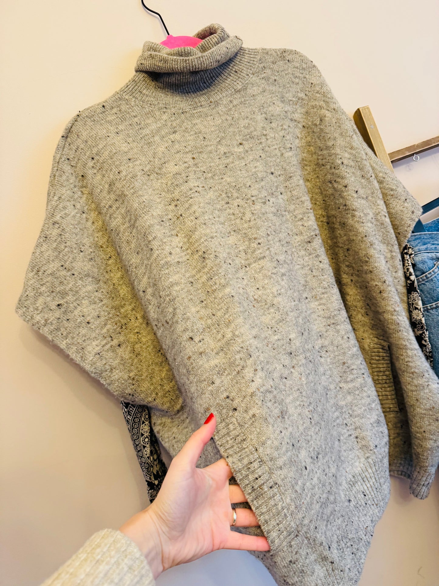 Sleeveless knit