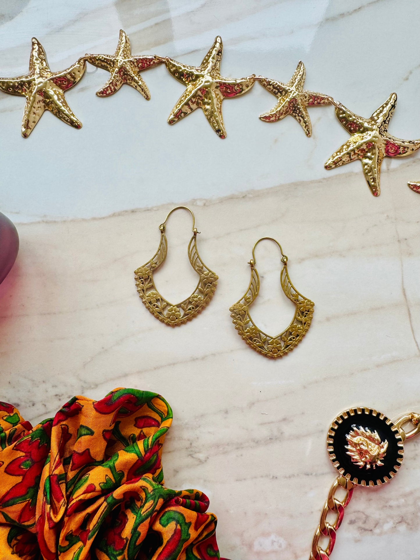 Vintage-style brushed gold fretwork earrings