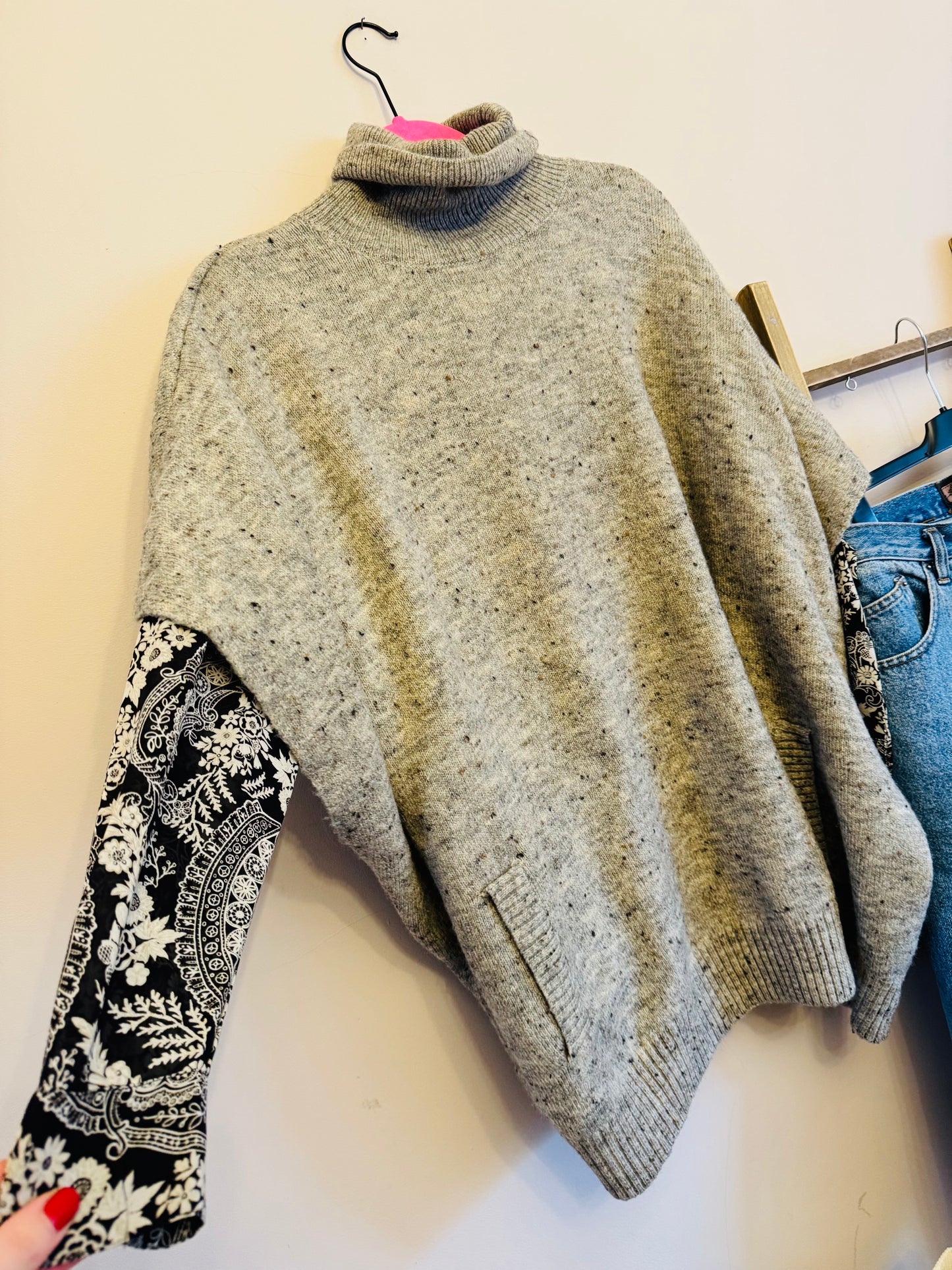 Sleeveless knit