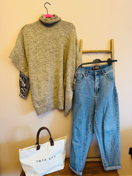 Sleeveless knit