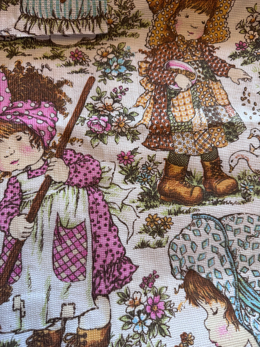 ‘Holly Hobby’ book bed